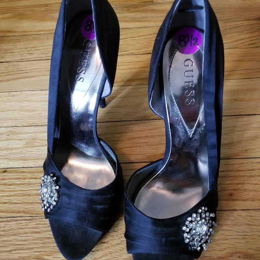 Guess Dress Shoe Heeled